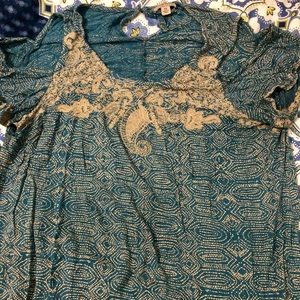 Lucky Brand 1X Peep Shoulder Tee